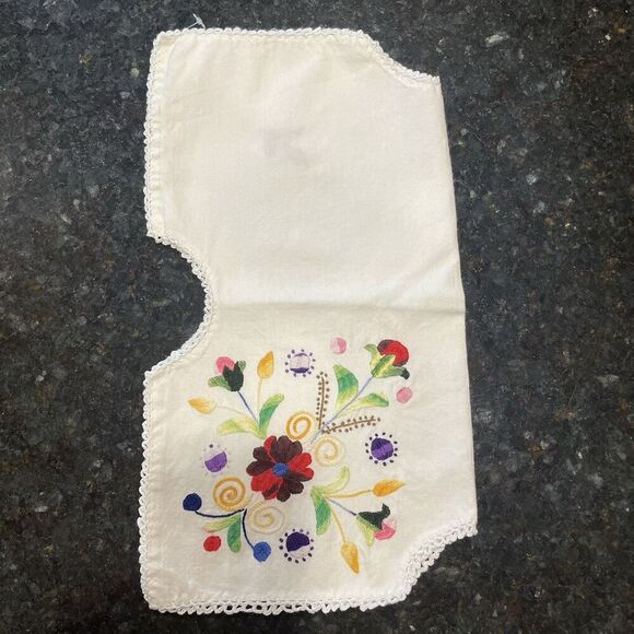 Vintage Embroidered Linen Bread Basket Napkin Flowers in Vibrant Colors 17x16" - Picture 5 of 11